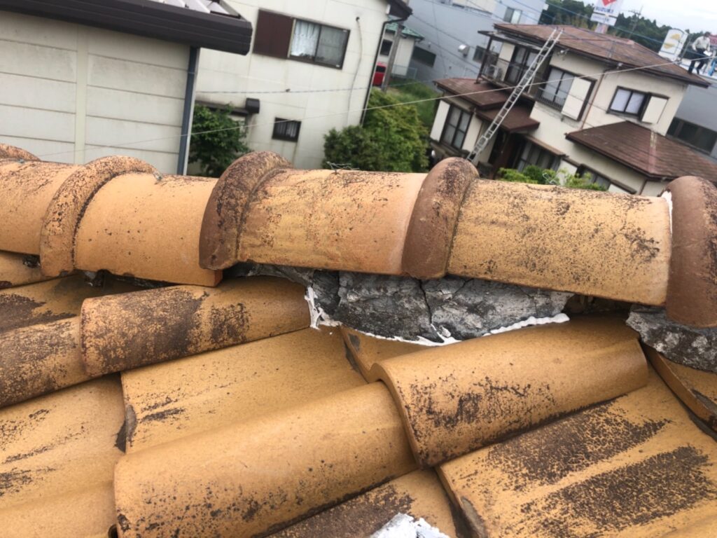 実際に補修した棟の崩れた漆喰